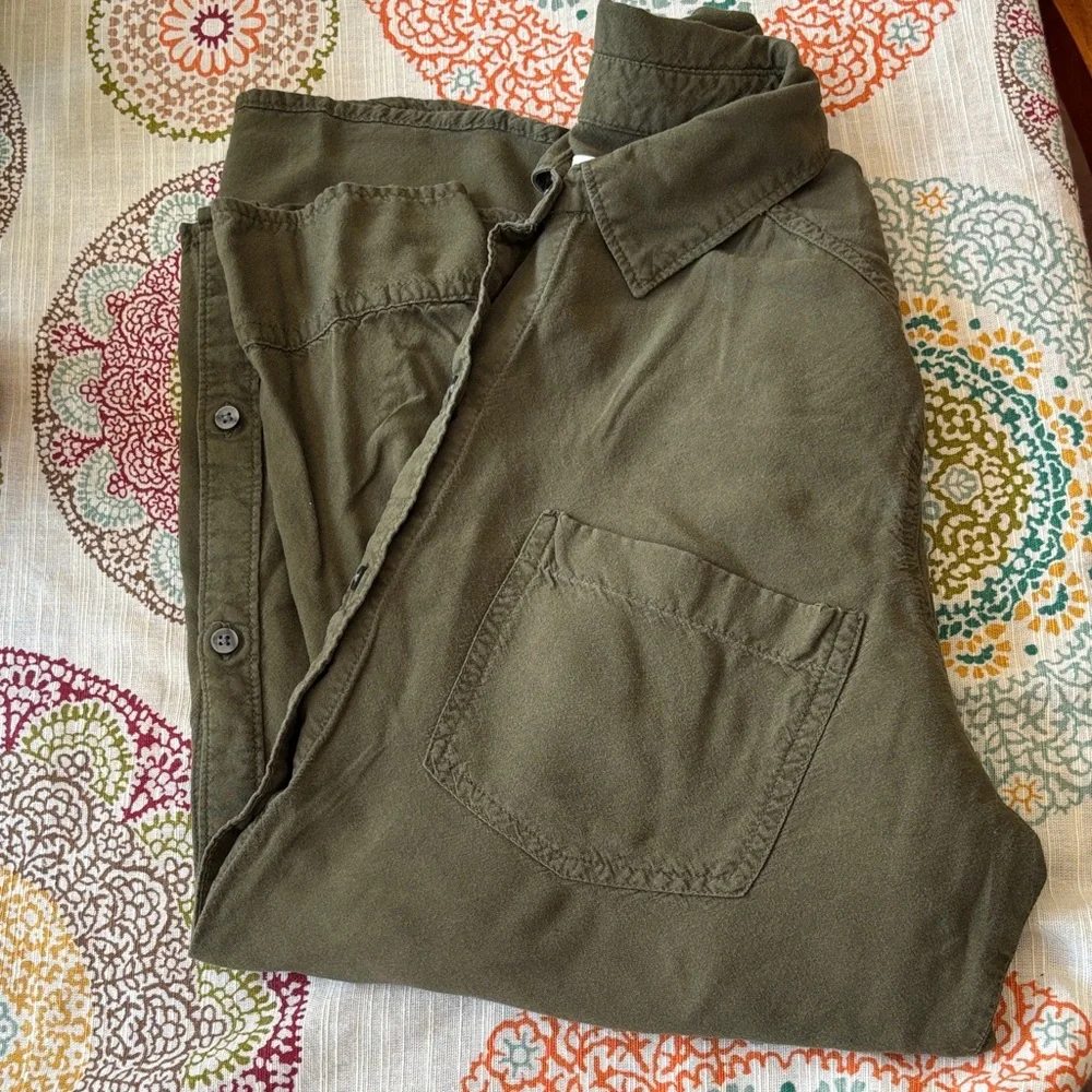 Abercrombie & Fitch Button-Down Shirt - Picture 1 of 7